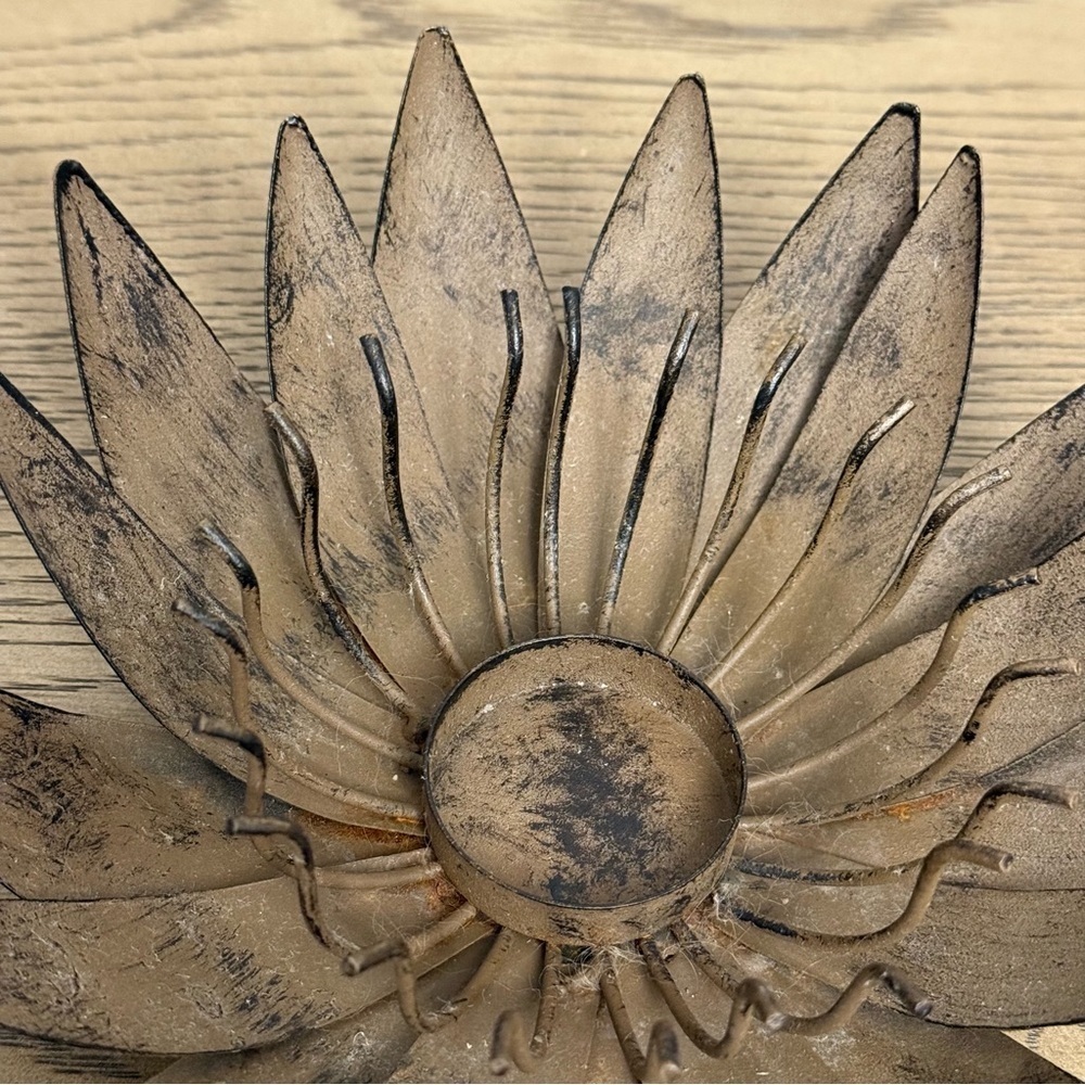 Rustic Metal Flower Decor Lotus Candle Holder - Picture 5 of 7
